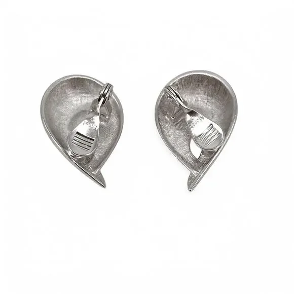 Monet Clip On Earrings Brushed Satin Silver Tone Teardrop Shape Vintage - Picture 2 of 7